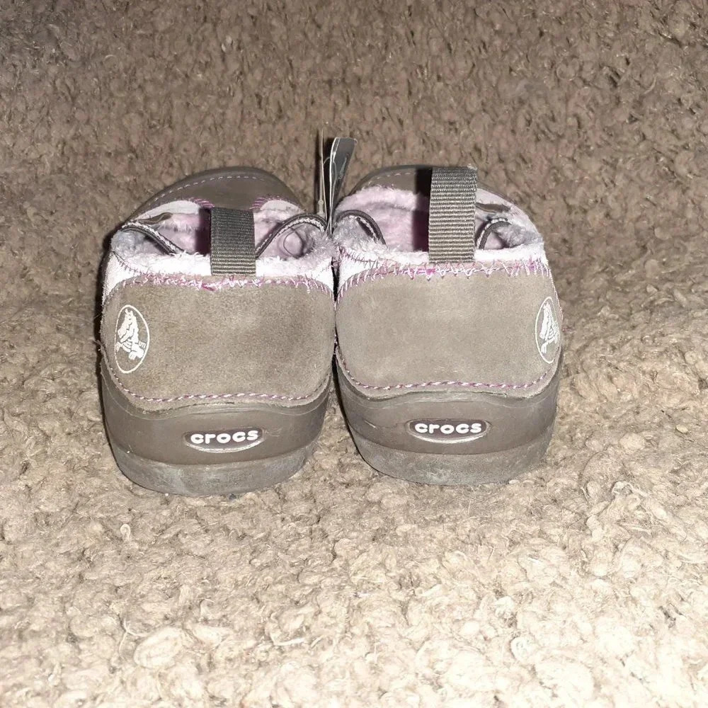 CROCS-Dawson Mary Jane Girl’s Shoes-Brown/Pink Suede-Faux Fur Lined-Size J3-NWT - Picture 5 of 8